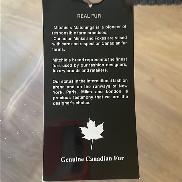 Hat with Fur Snowball Real Canadian Fur - Picture 3 of 3